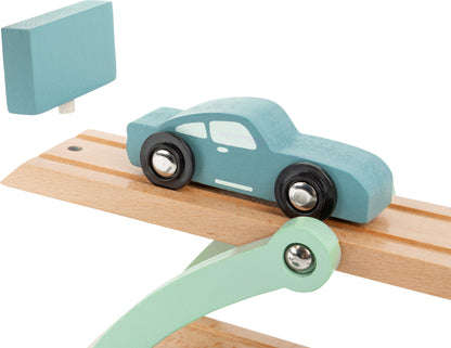 Autotransporter Chicago – Parkgaragen und Fahrzeuge, ab 18 Monate, Stoff, Holz | small foot®